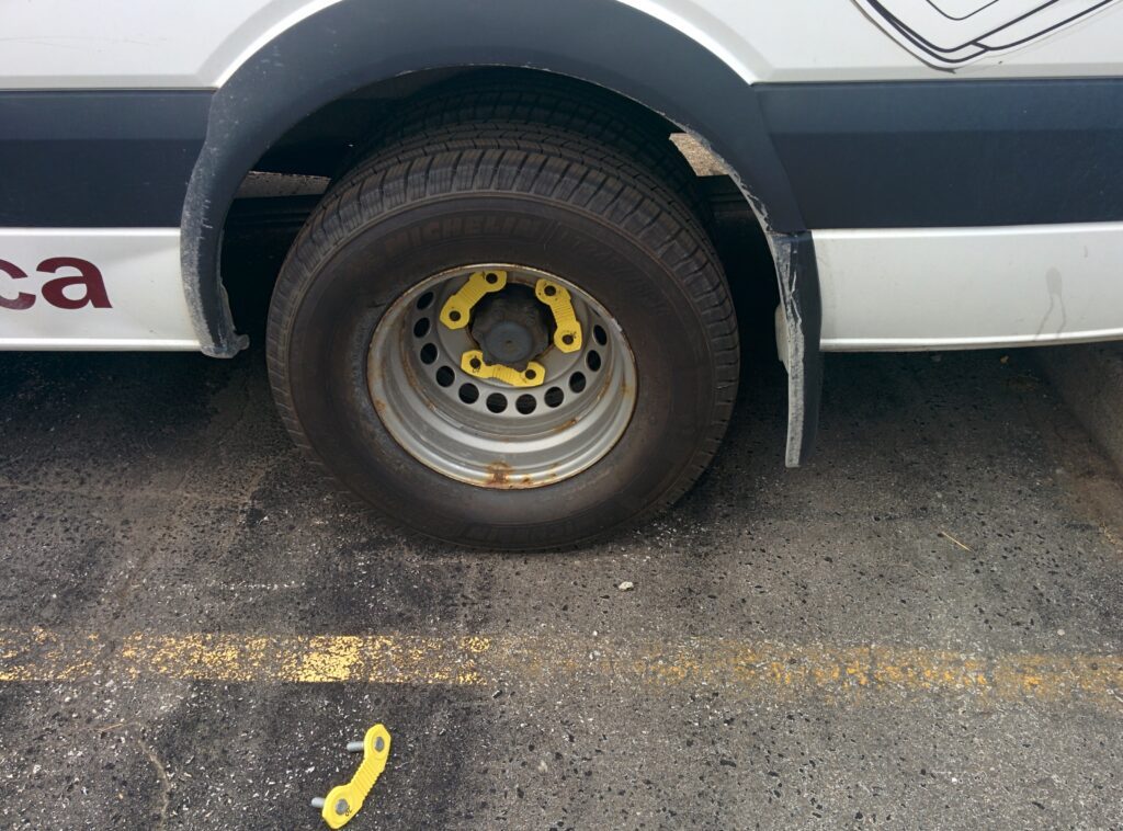 Utility vehicle wheel with Zafety Lug Lock